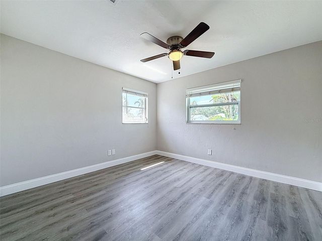 307 87TH AVENUE NE, St Petersburg, FL 33702