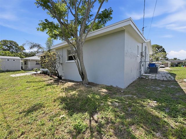 307 87TH AVENUE NE, St Petersburg, FL 33702