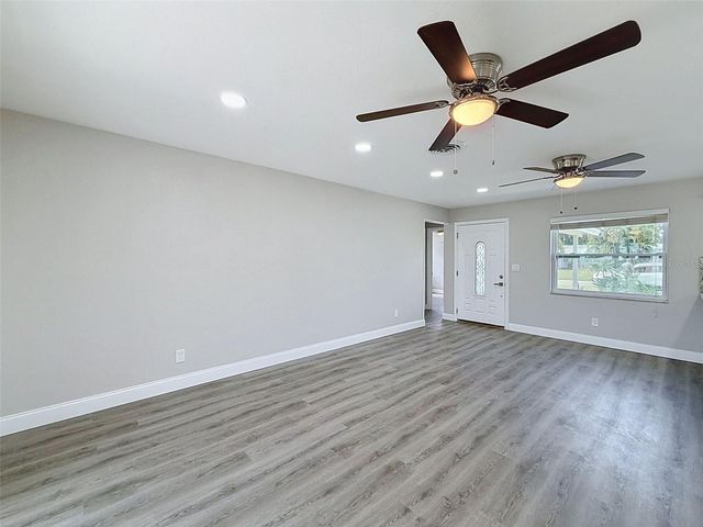 307 87TH AVENUE NE, St Petersburg, FL 33702