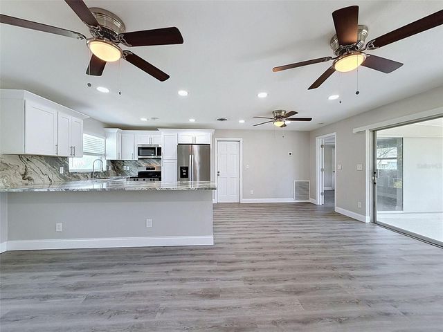 307 87TH AVENUE NE, St Petersburg, FL 33702