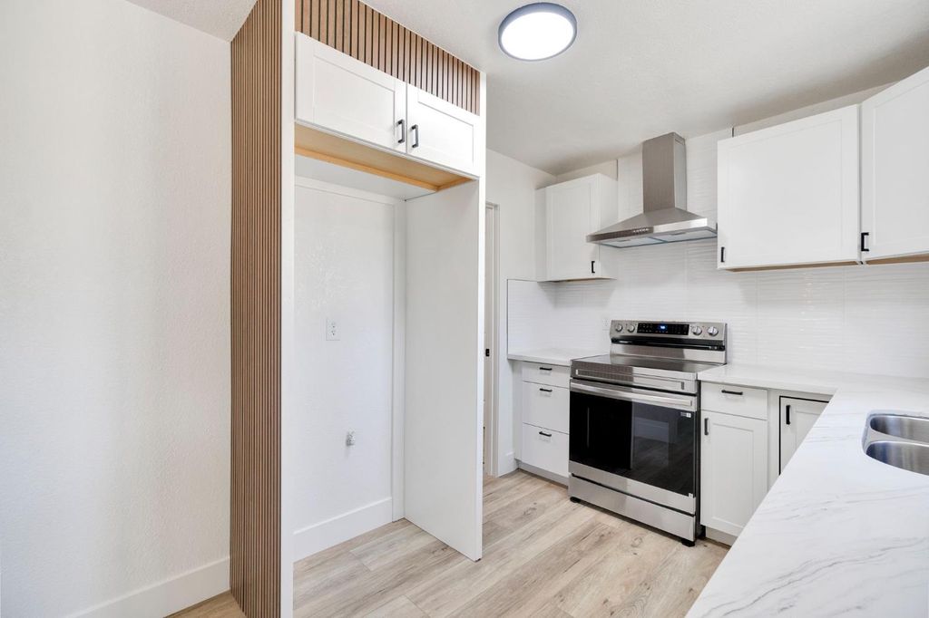 Image 14 of property listing at 26958 John F Kennedy Court, Madera, CA 93637