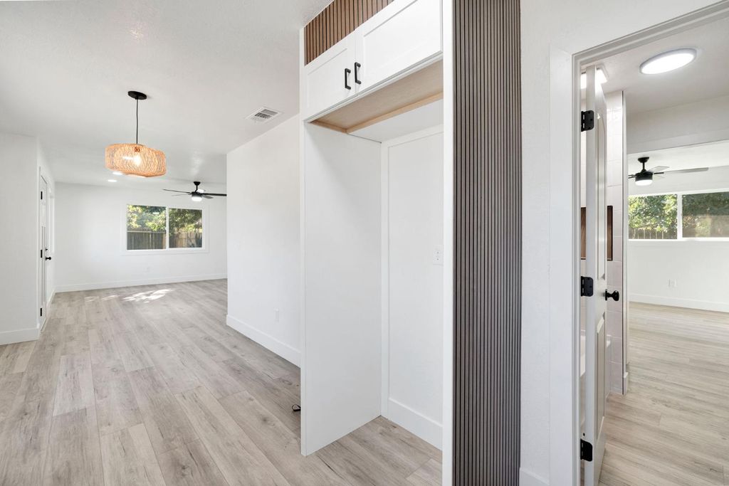 Image 15 of property listing at 26958 John F Kennedy Court, Madera, CA 93637