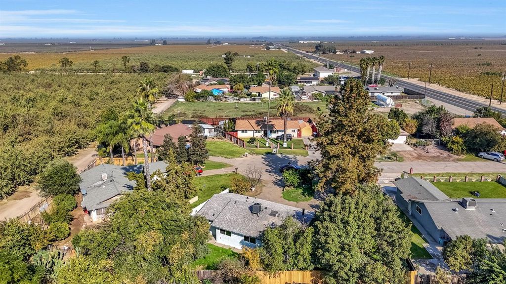 Image 38 of property listing at 26958 John F Kennedy Court, Madera, CA 93637