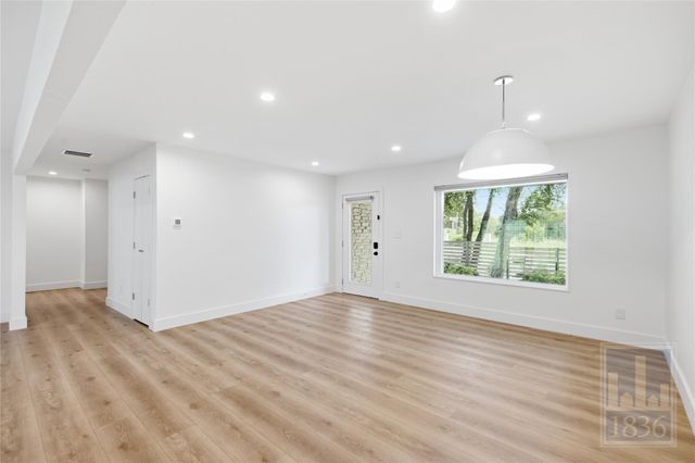 2703 Burleson RD, Austin, TX 78741