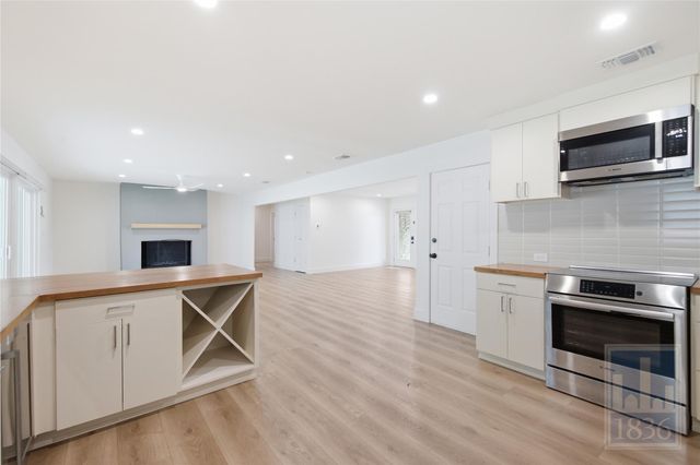 2703 Burleson RD, Austin, TX 78741