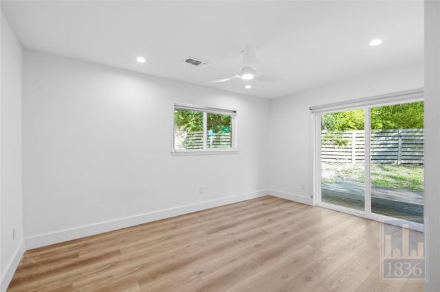 2703 Burleson RD, Austin, TX 78741