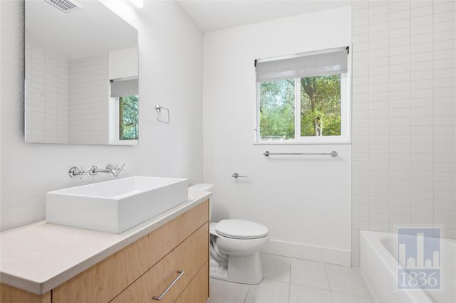 2703 Burleson RD, Austin, TX 78741
