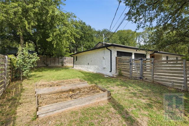 2703 Burleson RD, Austin, TX 78741