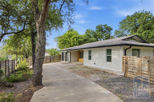 2703 Burleson RD, Austin, TX 78741