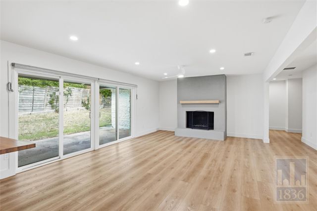 2703 Burleson RD, Austin, TX 78741