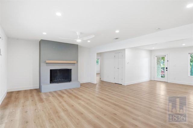 2703 Burleson RD, Austin, TX 78741