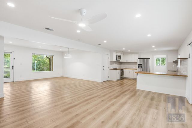 2703 Burleson RD, Austin, TX 78741