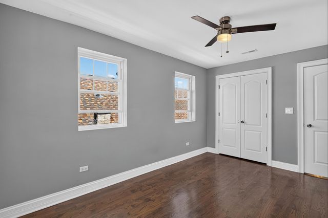 7820 S Rhodes Avenue, Chicago, IL 60619