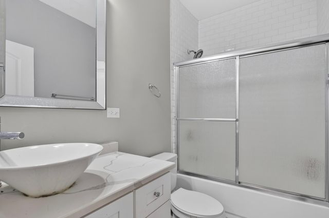 7820 S Rhodes Avenue, Chicago, IL 60619