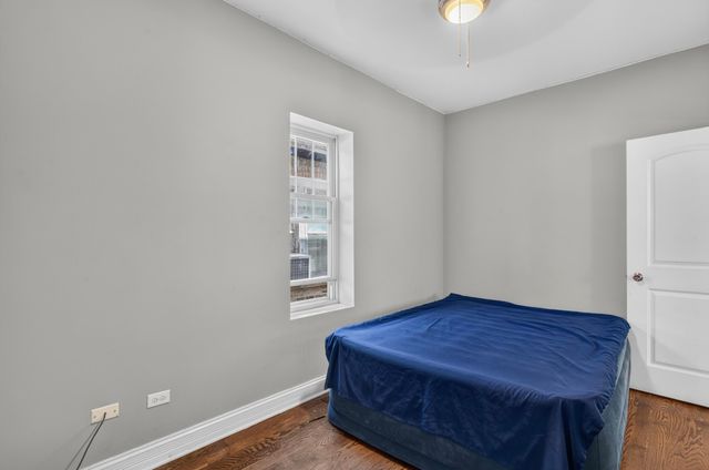 7820 S Rhodes Avenue, Chicago, IL 60619