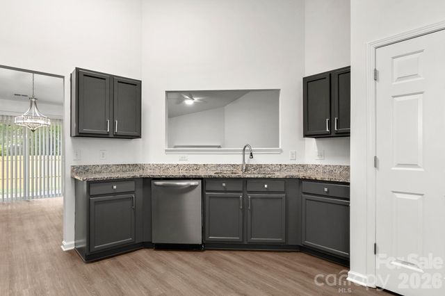 1940 Waters Trail Drive, Charlotte, NC 28216