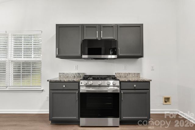 1940 Waters Trail Drive, Charlotte, NC 28216