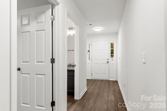 1940 Waters Trail Drive, Charlotte, NC 28216