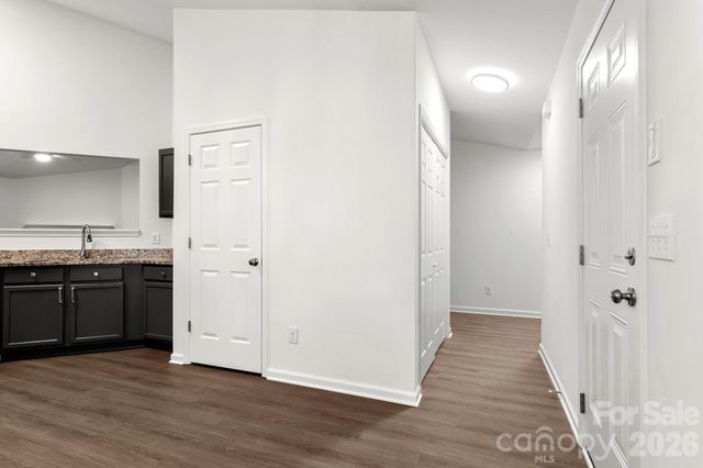 1940 Waters Trail Drive, Charlotte, NC 28216