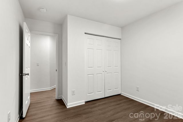 1940 Waters Trail Drive, Charlotte, NC 28216