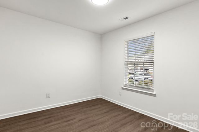 1940 Waters Trail Drive, Charlotte, NC 28216
