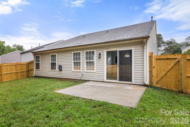 1940 Waters Trail Drive, Charlotte, NC 28216