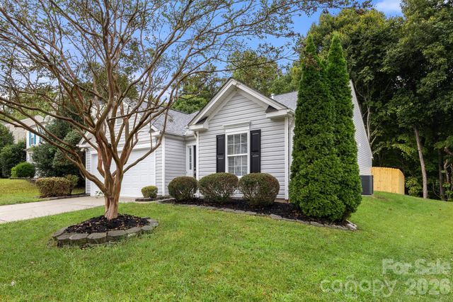 1940 Waters Trail Drive, Charlotte, NC 28216