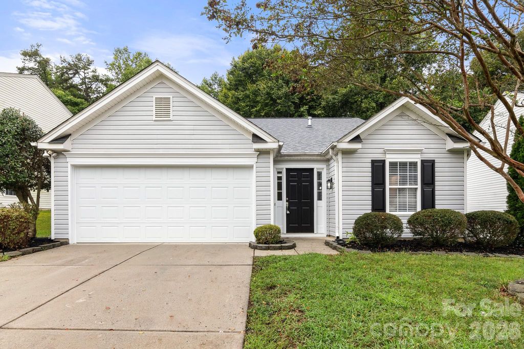 1940 Waters Trail Drive, Charlotte, NC 28216