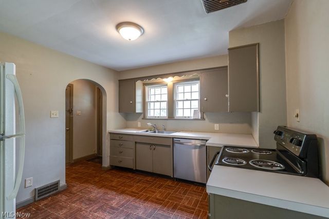 632 Roslyn Avenue, Akron, OH 44320