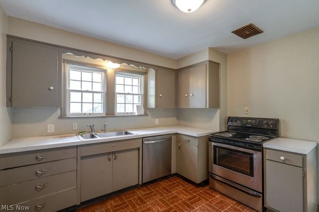 632 Roslyn Avenue, Akron, OH 44320