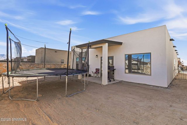 3933 Santa Sophia Road, Las Cruces, NM 88012