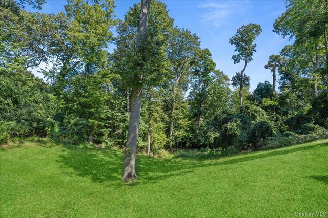 5 Coon Hollow Road, Lloyd Harbor, NY 11743