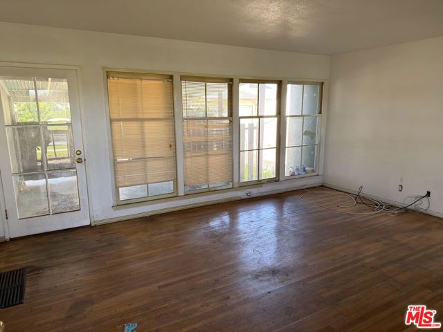 8230 Kyle Street, Sunland (los Angeles), CA 91040