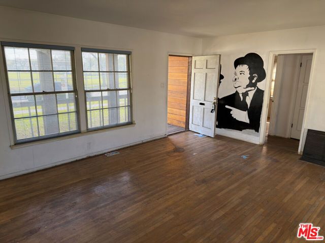 8230 Kyle Street, Sunland (los Angeles), CA 91040