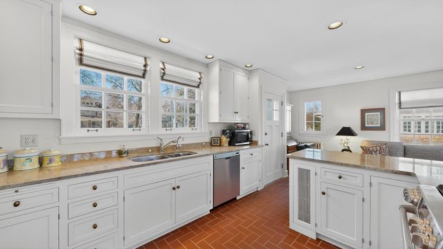 726 10th Avenue SW, Rochester, MN 55902