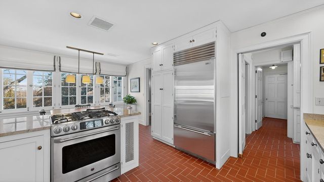 726 10th Avenue SW, Rochester, MN 55902