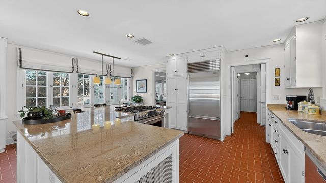 726 10th Avenue SW, Rochester, MN 55902