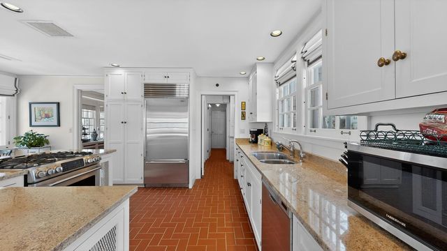 726 10th Avenue SW, Rochester, MN 55902