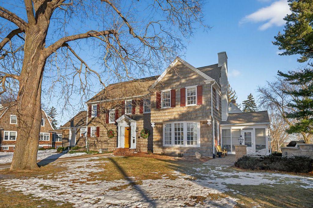 726 10th Avenue SW, Rochester, MN 55902