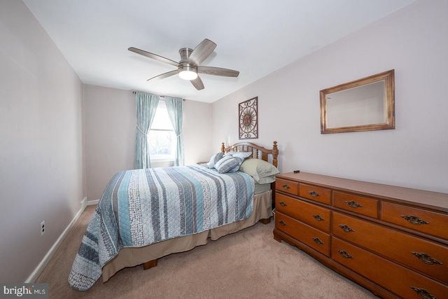 614 CRESCENT DR, Glenolden, PA 19036