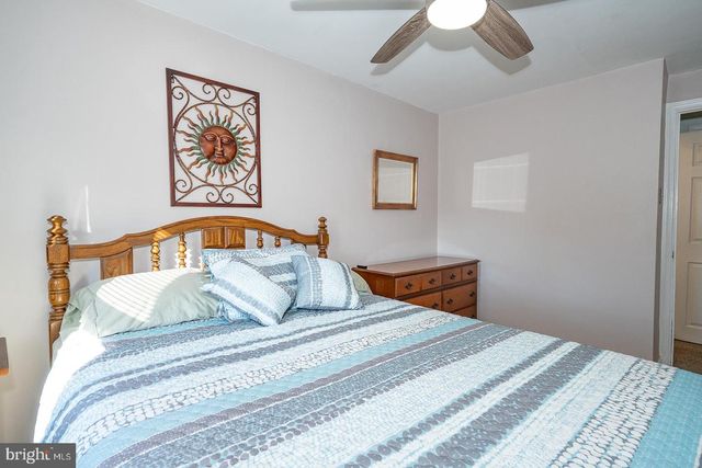 614 CRESCENT DR, Glenolden, PA 19036