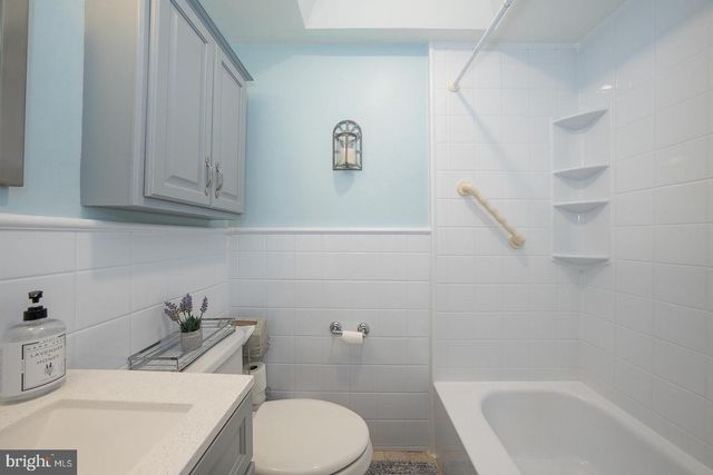 614 CRESCENT DR, Glenolden, PA 19036