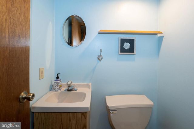 614 CRESCENT DR, Glenolden, PA 19036