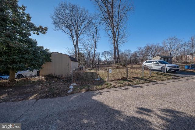 614 CRESCENT DR, Glenolden, PA 19036