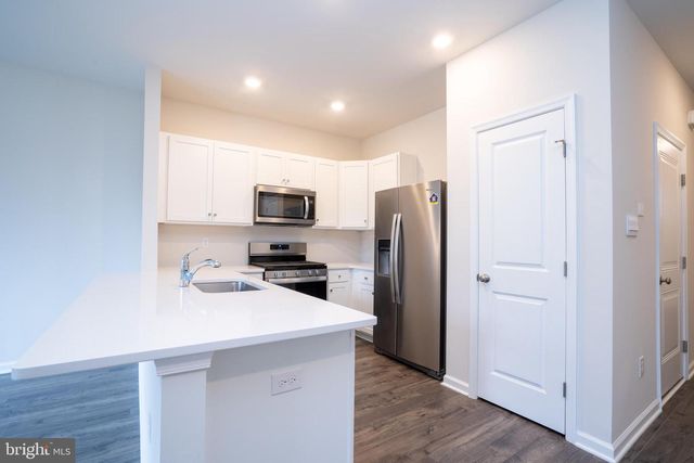 387 MAZZEO DR, Glassboro, NJ 08028
