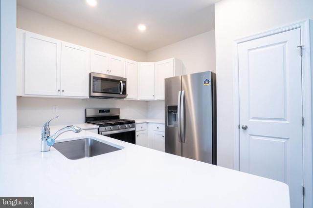 387 MAZZEO DR, Glassboro, NJ 08028