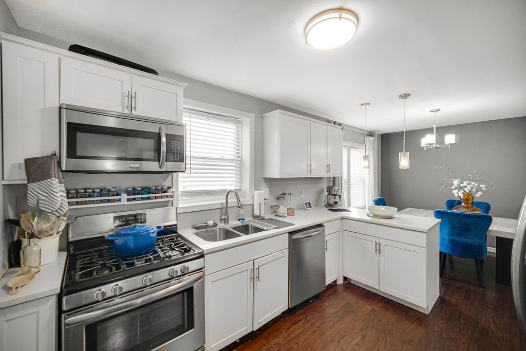 9831 S Prairie Avenue, Chicago, IL 60628 — photo 5