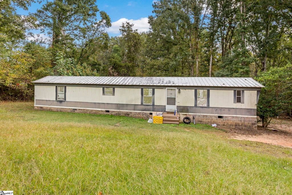 343 French Road, Honea Path, SC 29654