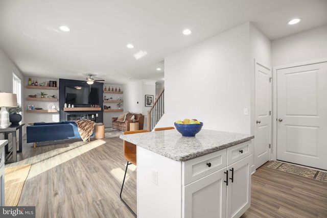 2102 LAKEVIEW PKWY, Locust Grove, VA 22508