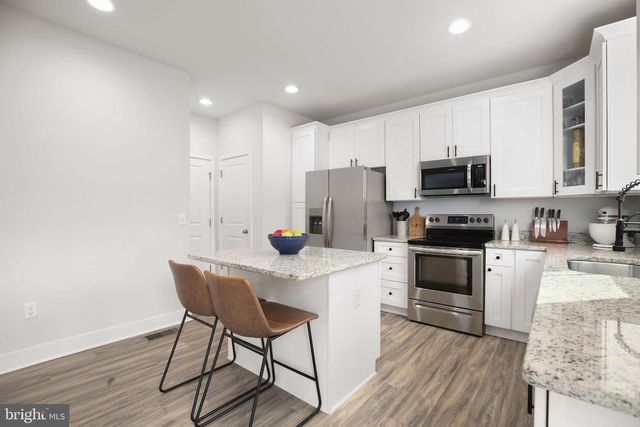 2102 LAKEVIEW PKWY, Locust Grove, VA 22508